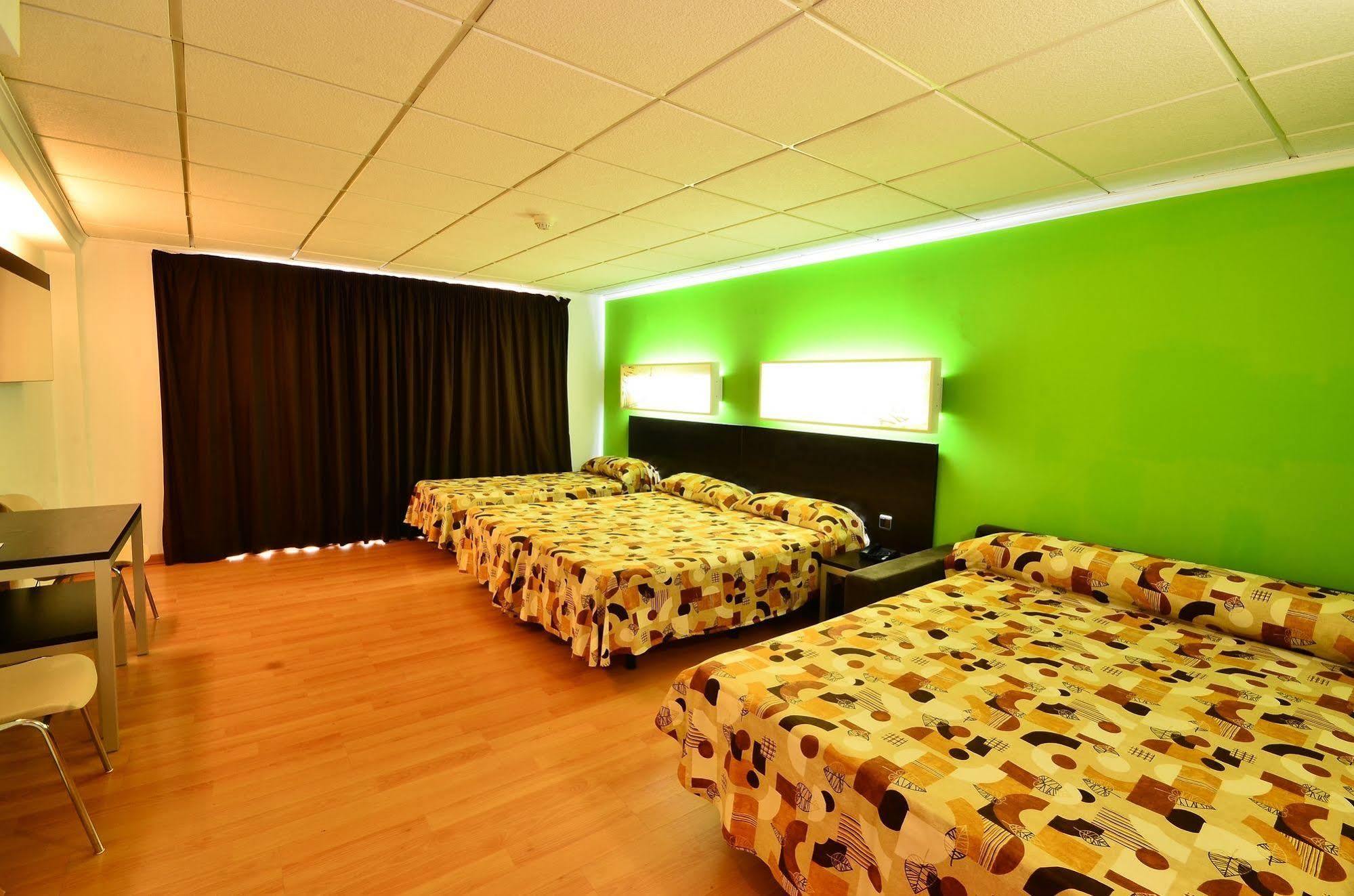 Sol Y Sombra Hotel 3*